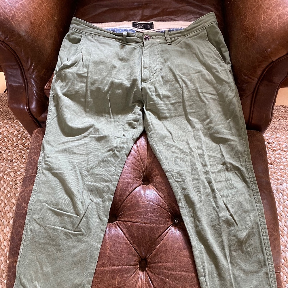 Abercrombie and Fitch - Chinos, Slim Cut - Light Green